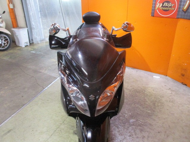 フロントから見てもこの通り状態グッド！購入時はＬＥＤ取付工賃無料ですので是非ともこの機会に！！